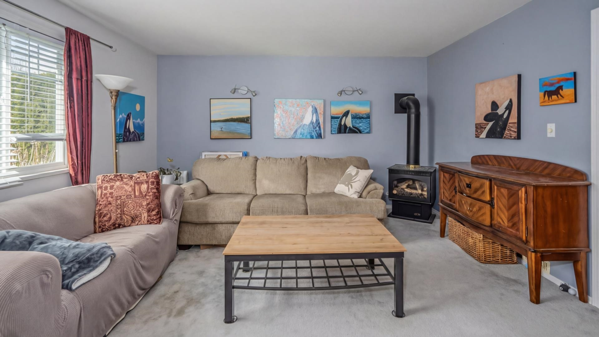 Swimming Pool Photo of 20949 52 Avenue, Langley, BC