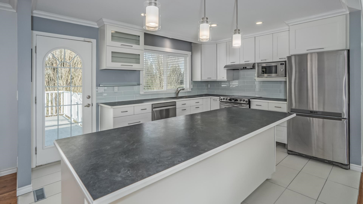 Walk-In Closet Photo of 20949 52 Avenue, Langley, BC