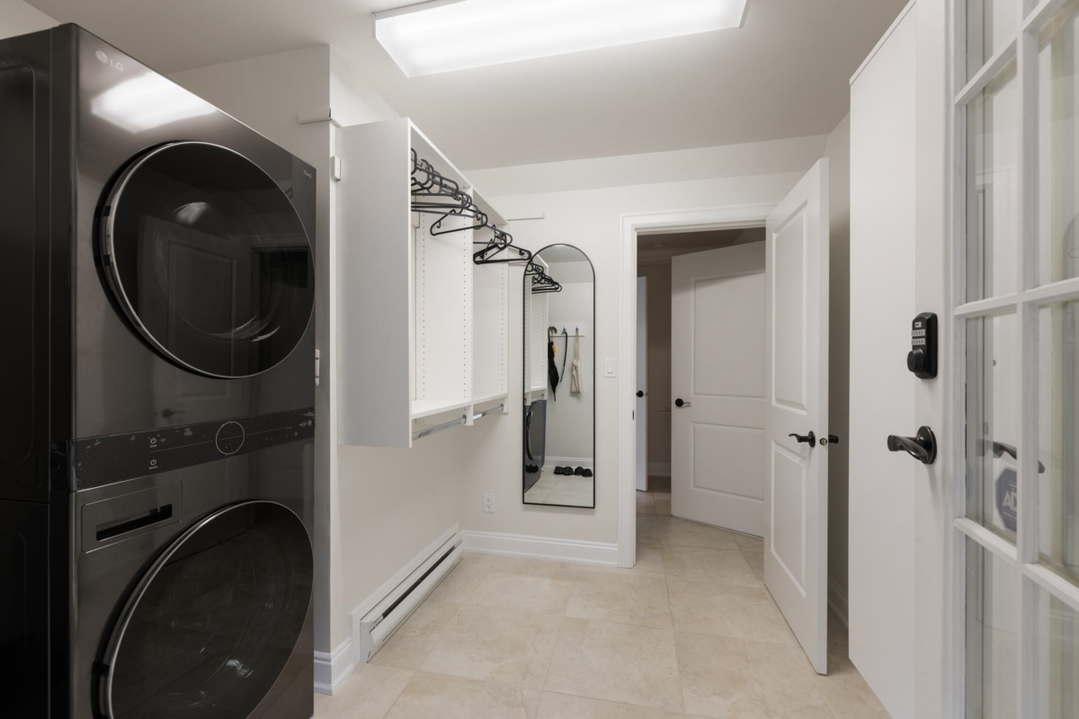 Outdoor Patio Photo of 4050 St. Pauls Avenue, North Vancouver, BC