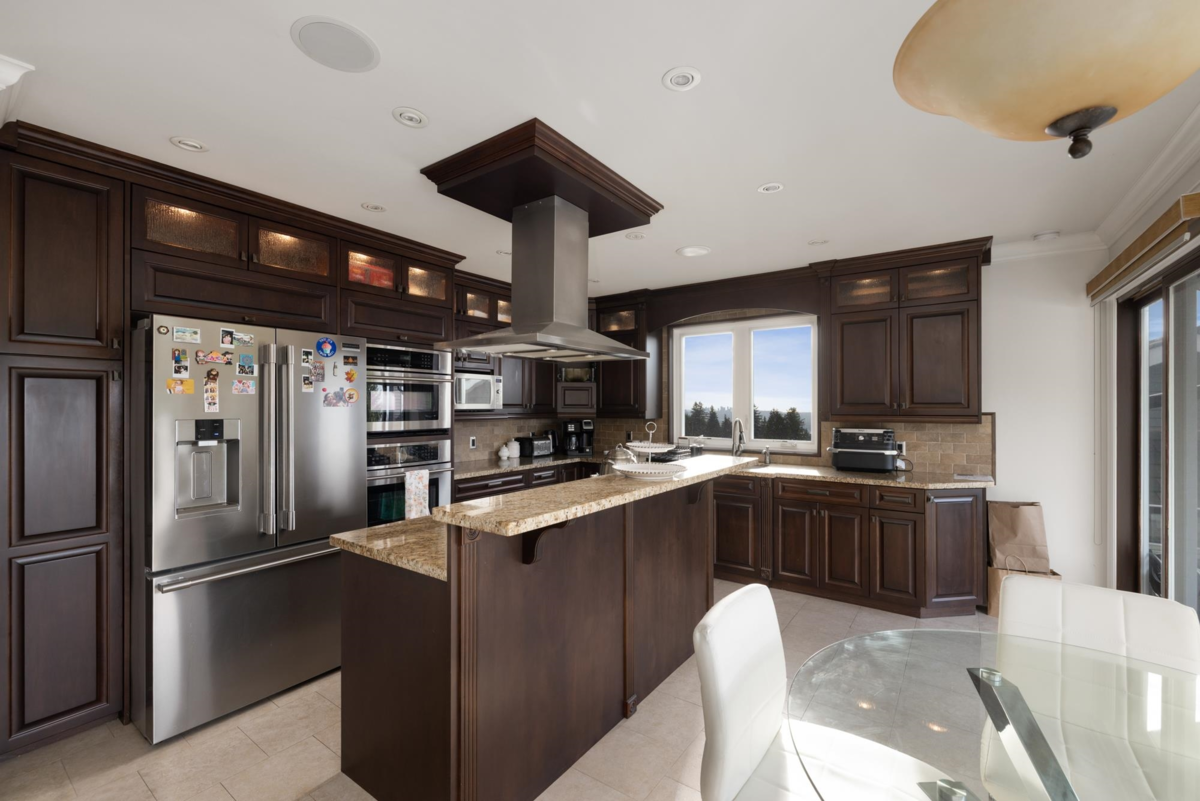 Primary Bathroom Photo of 4050 St. Pauls Avenue, North Vancouver, BC