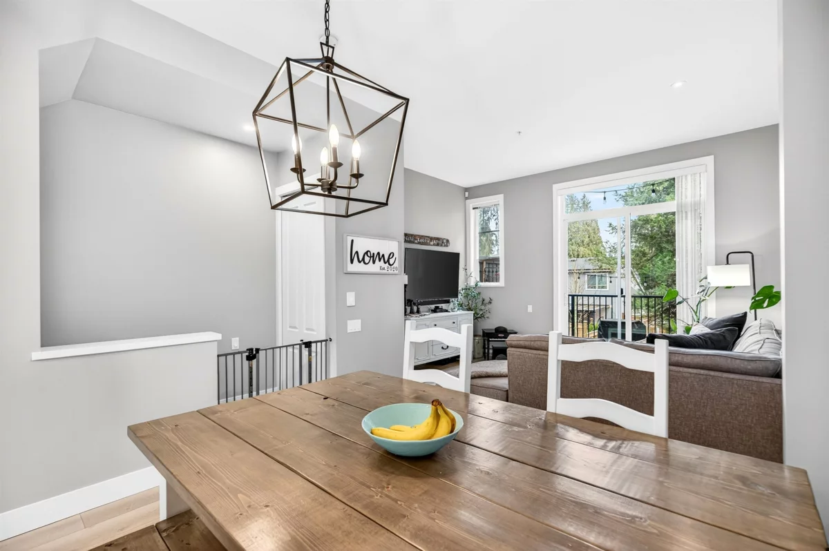 Kitchen Island Photo of 7 19696 Hammond Road, Pitt Meadows, BC