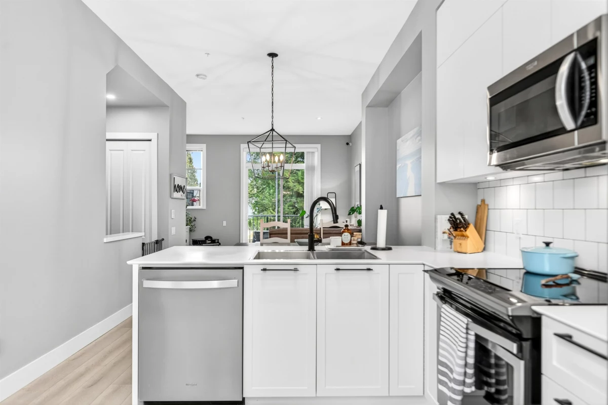 Living Room Photo of 7 19696 Hammond Road, Pitt Meadows, BC