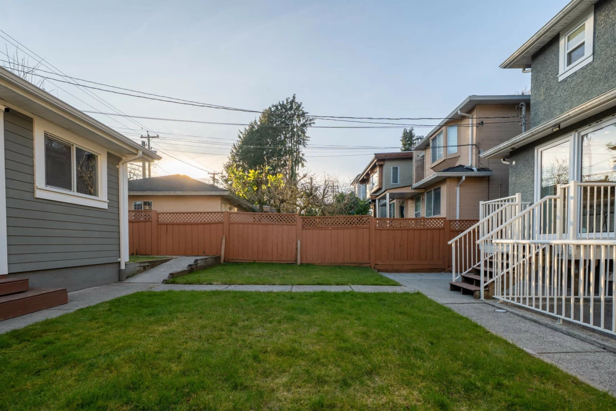 Front Yard Photo of 4068 W 15th Avenue, Vancouver, BC