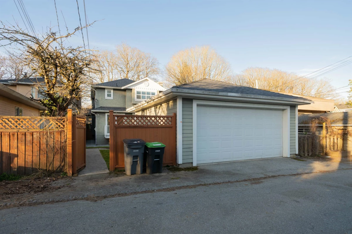 Swimming Pool Photo of 4068 W 15th Avenue, Vancouver, BC