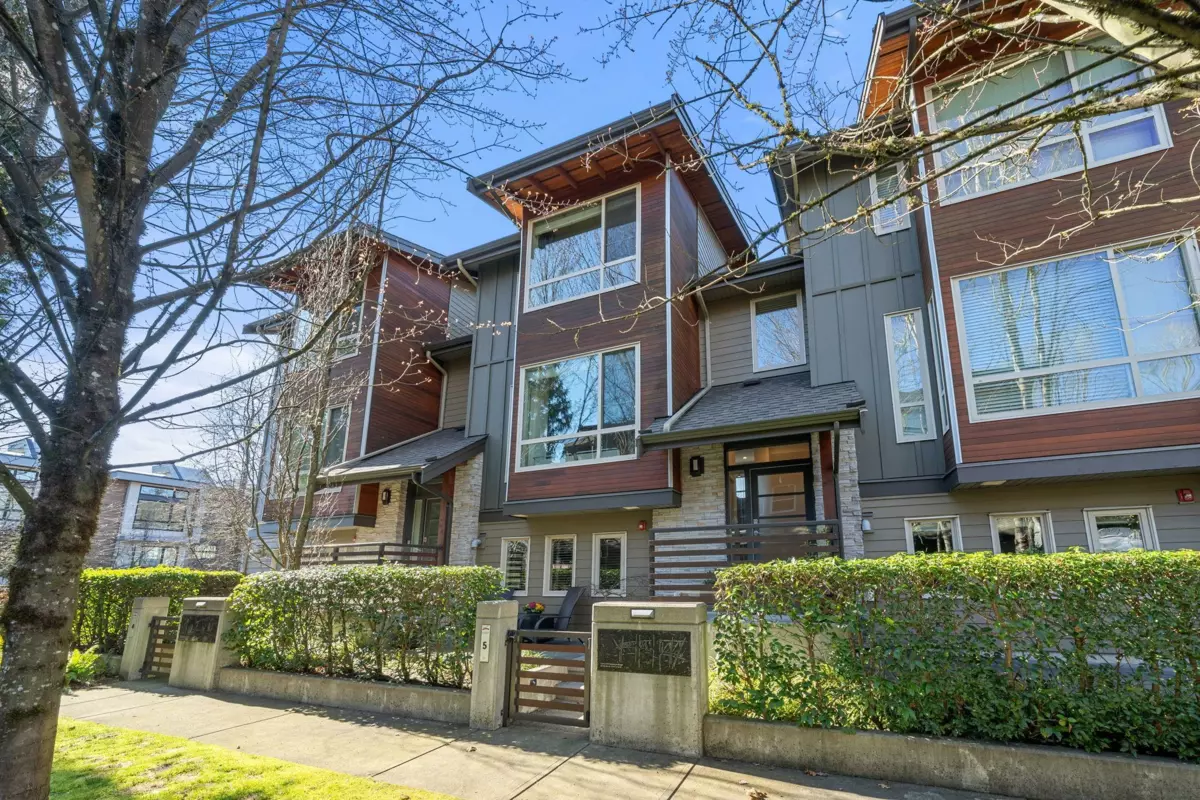 Exterior Rear Photo of 5 897 Premier Street, North Vancouver, BC