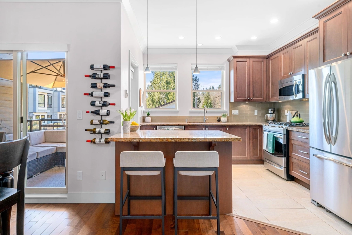 Guest Bathroom Photo of 5 897 Premier Street, North Vancouver, BC