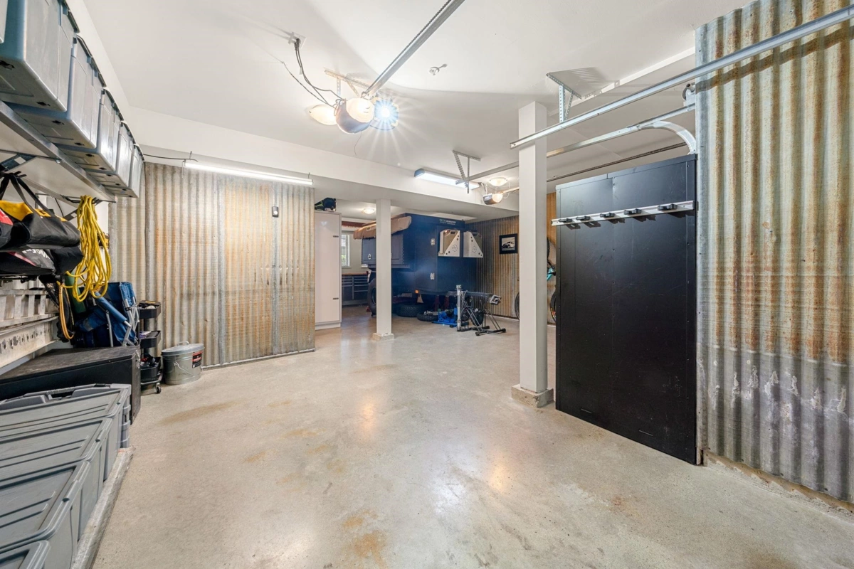 Hot Tub / Spa Photo of 5 897 Premier Street, North Vancouver, BC