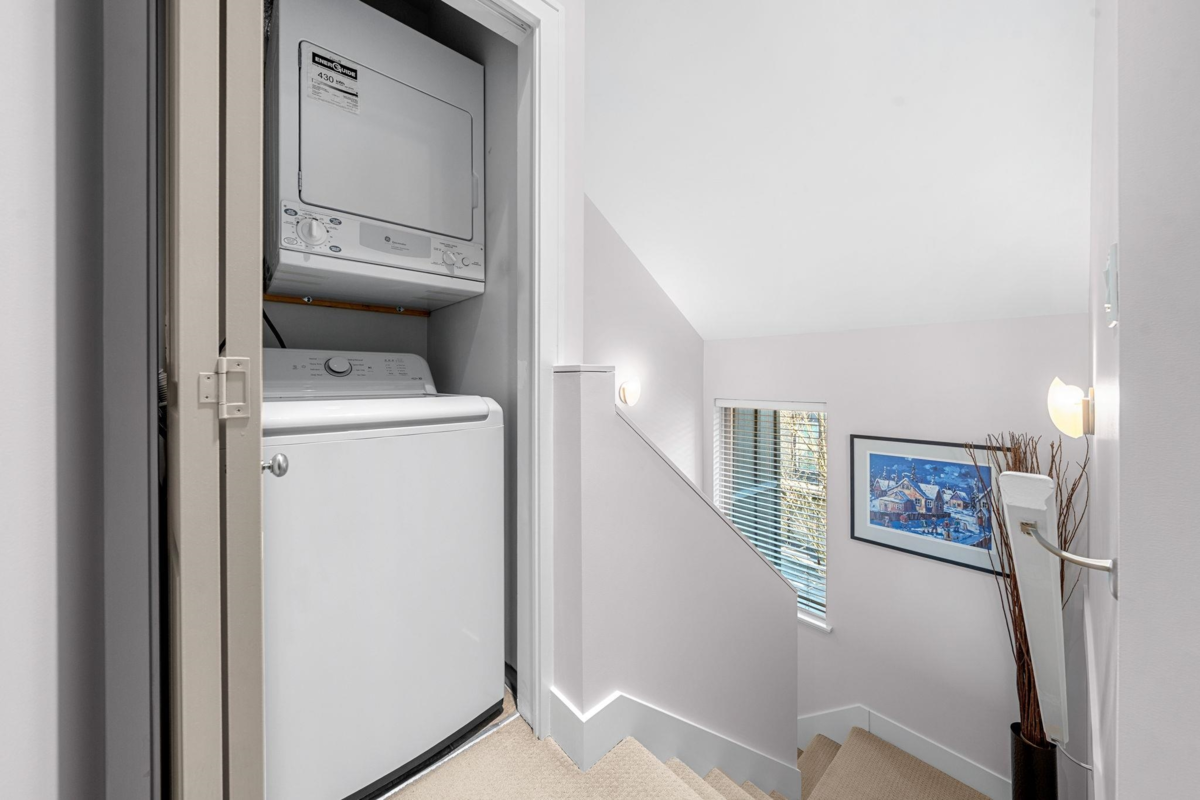 Outdoor Deck Photo of 5 897 Premier Street, North Vancouver, BC