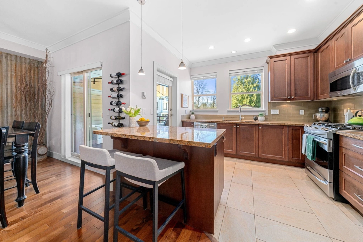 Powder Room Photo of 5 897 Premier Street, North Vancouver, BC