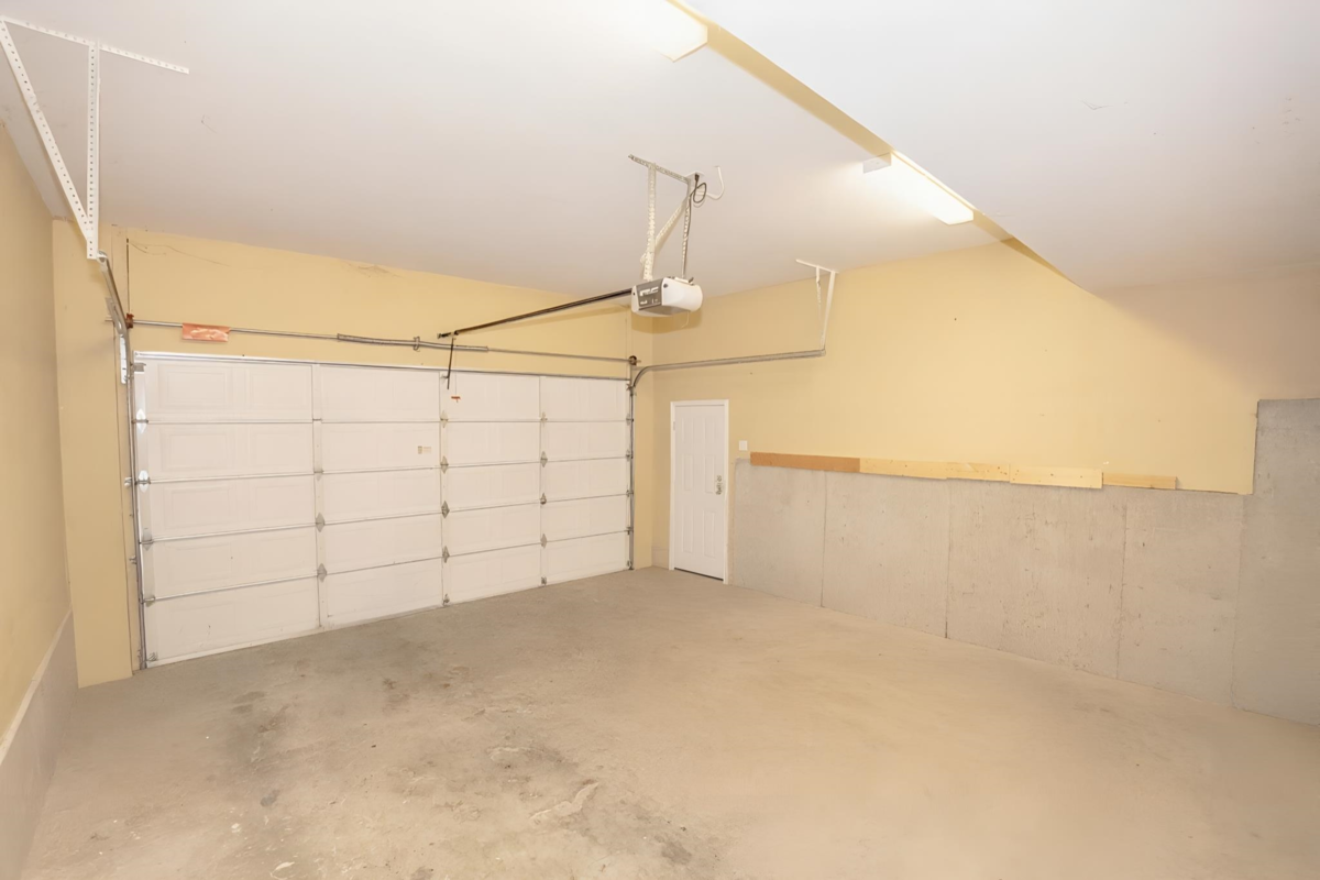 Dining Area Photo of 10460 Slatford Street, Maple Ridge, BC
