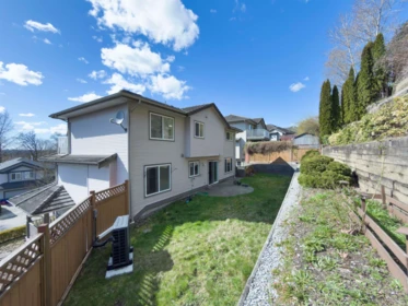 Garden / Landscaping Photo of 10460 Slatford Street, Maple Ridge, BC