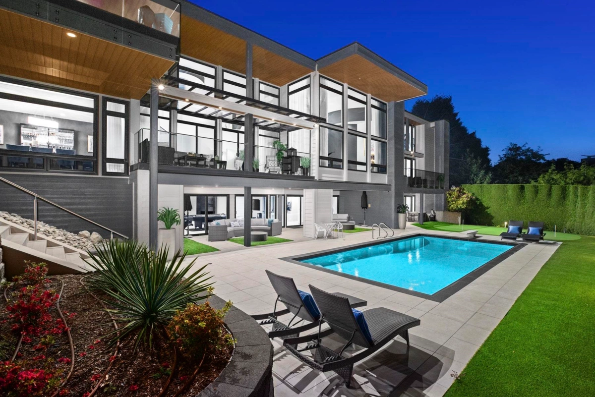 Exterior Front Photo of 1130 Eyremount Drive, West Vancouver, BC