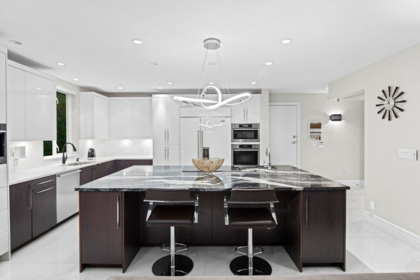 Breakfast Nook Photo of 1130 Eyremount Drive, West Vancouver, BC