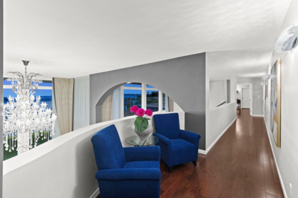 Entry Foyer Photo of 1130 Eyremount Drive, West Vancouver, BC