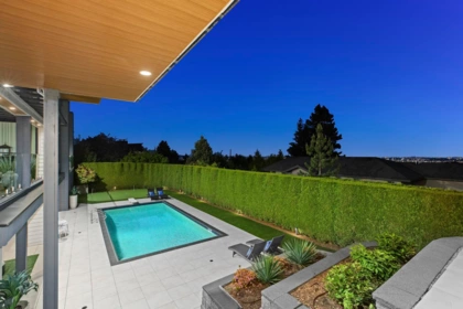 Playground / Recreational Area Near 1130 Eyremount Drive, West Vancouver, BC