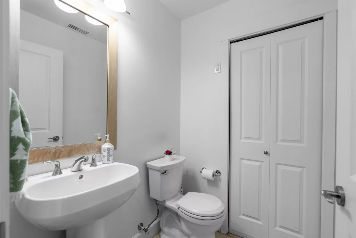 Walk-In Closet Photo of 30 6300 Birch Street, Richmond, BC