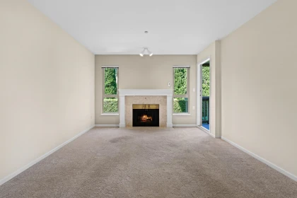 Living Room Photo of 205 843 22nd Street, West Vancouver, BC