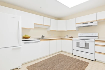 Pantry Photo of 205 843 22nd Street, West Vancouver, BC