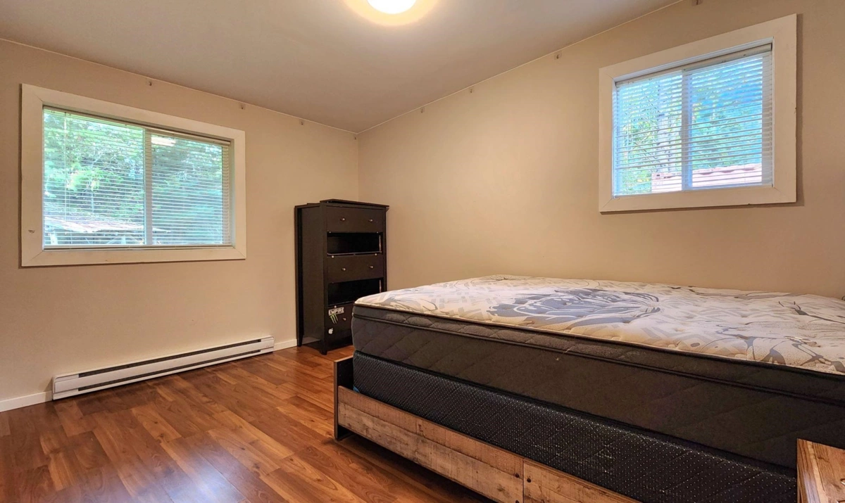 Guest Bathroom Photo of 9304 Upper Lillooet River Fsr, Pemberton, BC