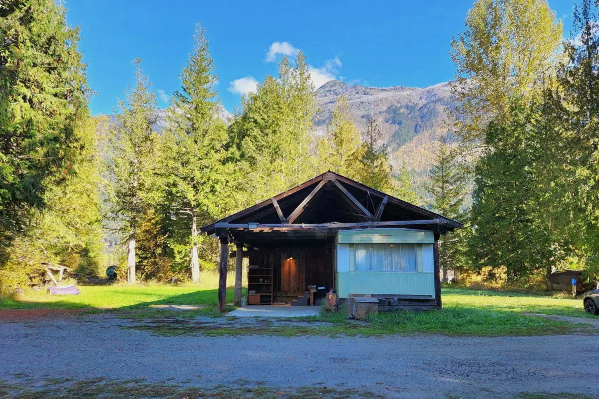Primary Bathroom Photo of 9304 Upper Lillooet River Fsr, Pemberton, BC