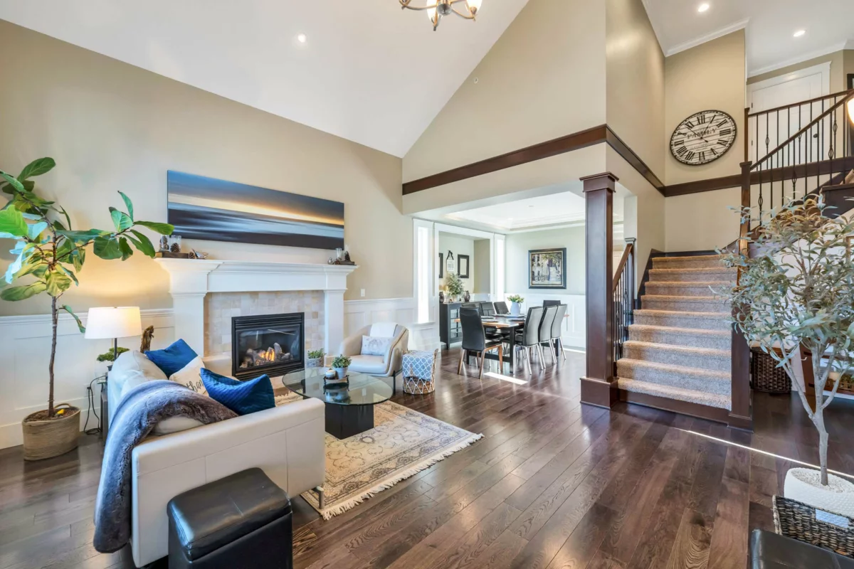 Kitchen Island Photo of 10031 247b Street, Maple Ridge, BC