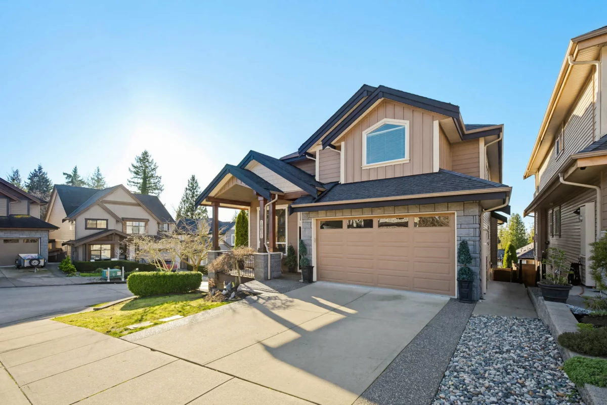 Living Room Photo of 10031 247b Street, Maple Ridge, BC