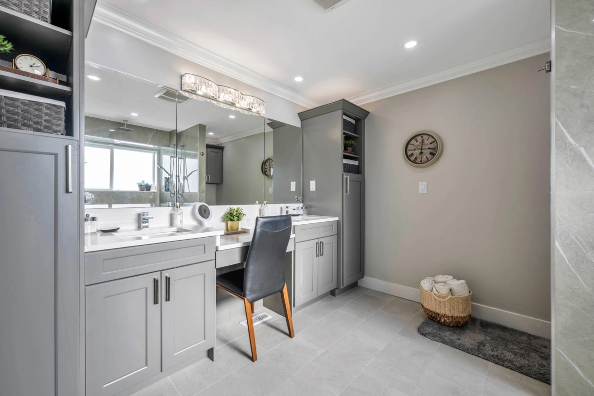 Mudroom Photo of 10031 247b Street, Maple Ridge, BC