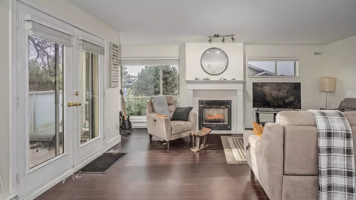 Family Room Photo of 12 33682 Marshall Road, Abbotsford, BC