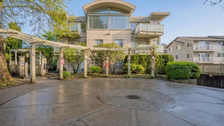 Outdoor Deck Photo of 12 33682 Marshall Road, Abbotsford, BC