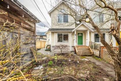 1 38468 Wilson Crescent, Squamish, BC, Squamish — Townhouse for sale