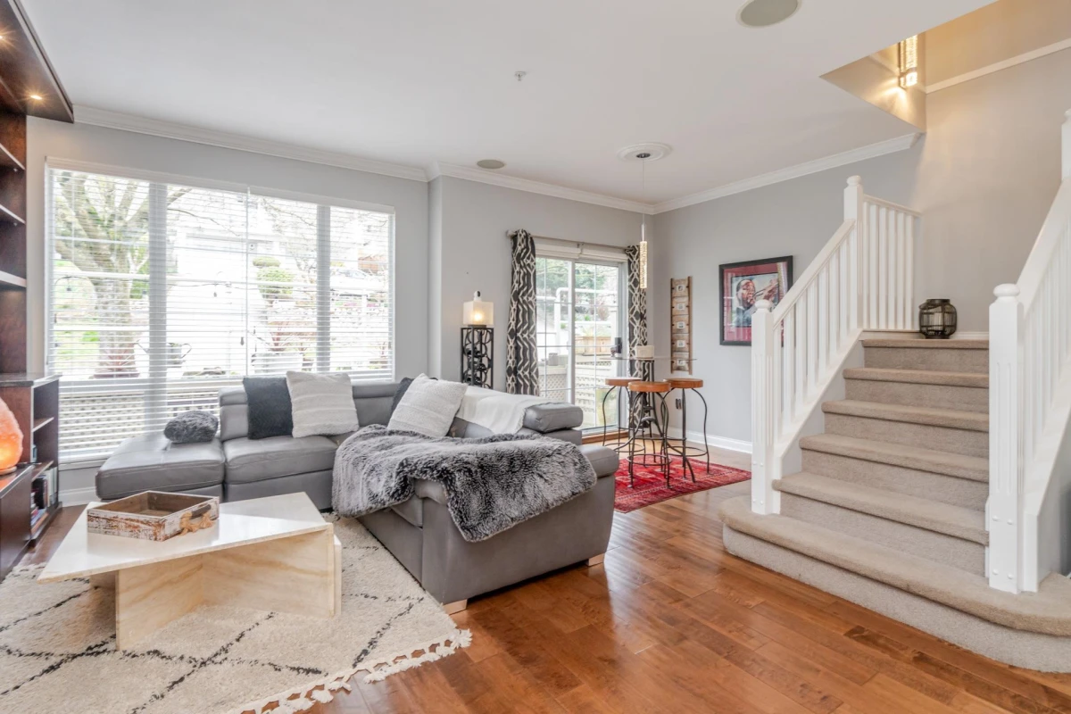 Dining Area Photo of 8 1169 Vidal Street, White Rock, BC