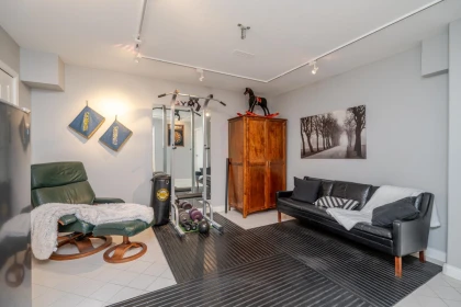 Hot Tub / Spa Photo of 8 1169 Vidal Street, White Rock, BC