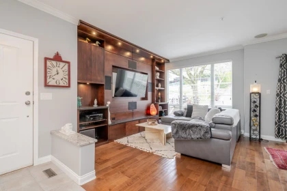 Kitchen Photo of 8 1169 Vidal Street, White Rock, BC