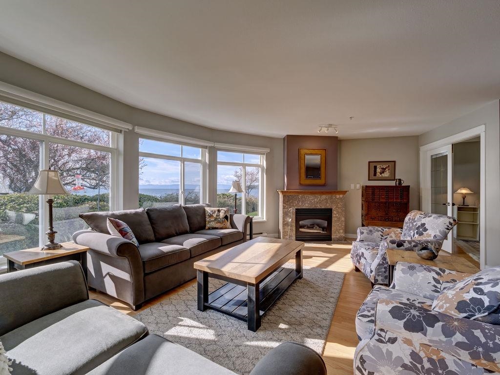 Family Room Photo of 103 5470 Inlet Avenue, Sechelt, BC