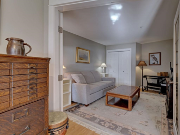 Office / Den Photo of 103 5470 Inlet Avenue, Sechelt, BC