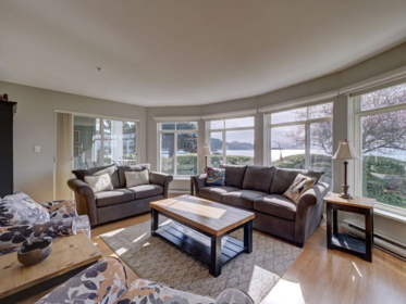 Primary Bedroom Photo of 103 5470 Inlet Avenue, Sechelt, BC