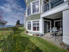 103 5470 Inlet Avenue, Sechelt, BC