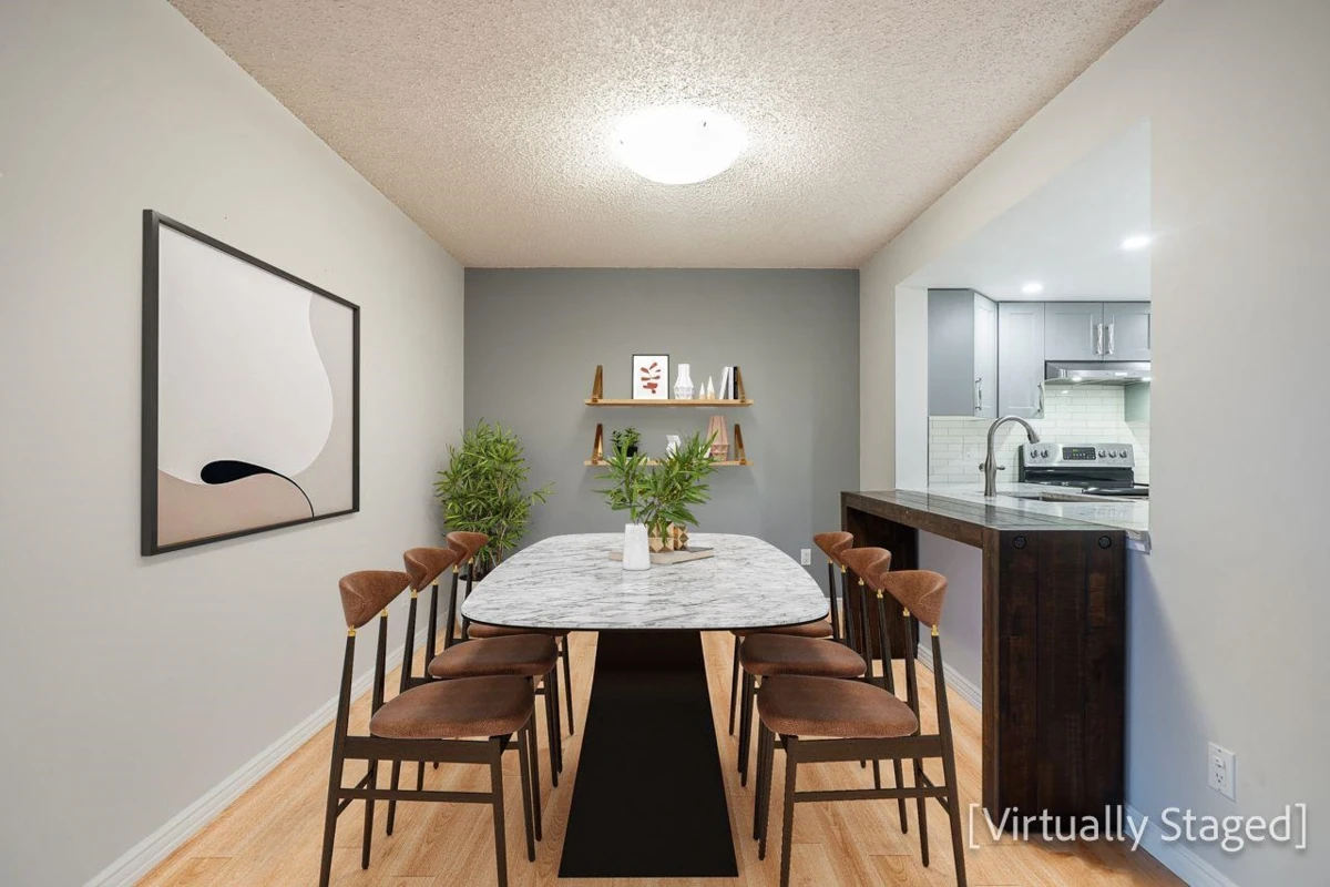 Living Room Photo of 806 121 Tenth Street, New Westminster, BC