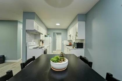 Kitchen Photo of 202 33450 George Ferguson Way, Abbotsford, BC