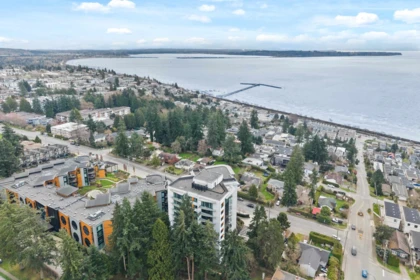 602 14825 Thrift Avenue, White Rock, BC, White Rock — Apartment/Condo for sale