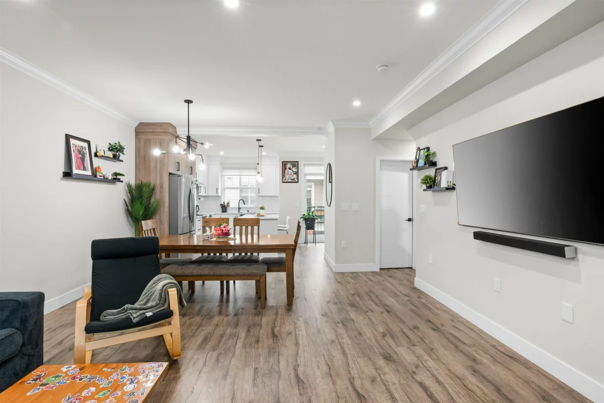 Dining Area Photo of 11 2033 Mckenzie Road, Abbotsford, BC