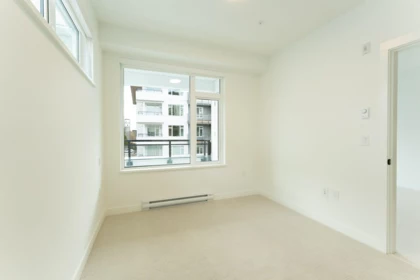 Kitchen Photo of 512 10466 138a Street, Surrey, BC