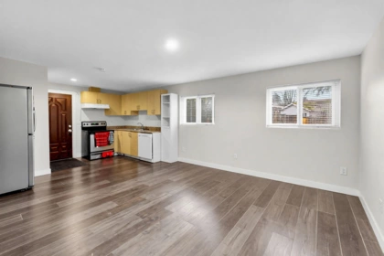 Swimming Pool Photo of 14906 92 Avenue, Surrey, BC
