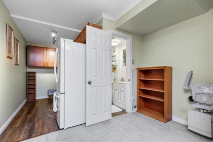Laundry Room Photo of 31 32659 George Ferguson Way, Abbotsford, BC