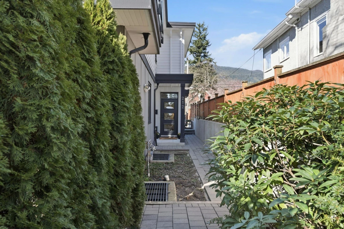 Family Room Photo of 212 E 18th Street, North Vancouver, BC