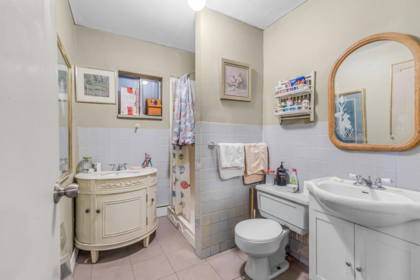 Hallway Photo of 2141 Marine Way, New Westminster, BC