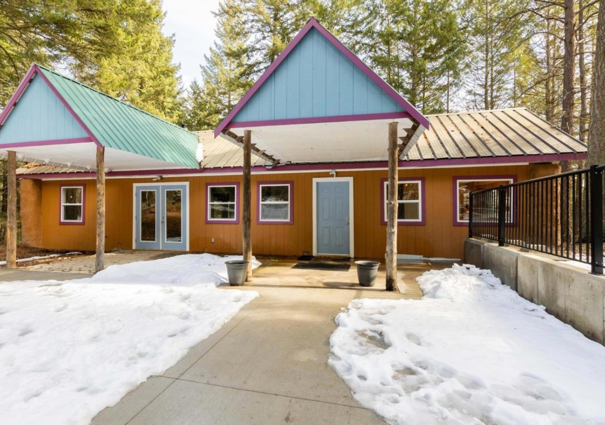 Family Room Photo of 3230 Salmon River Road, No City Value, BC