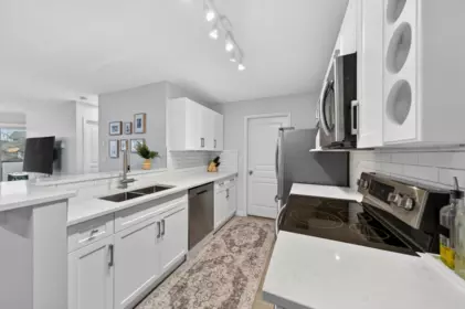 213 7139 18th Avenue, Burnaby, BC, Burnaby — Apartment/Condo for sale