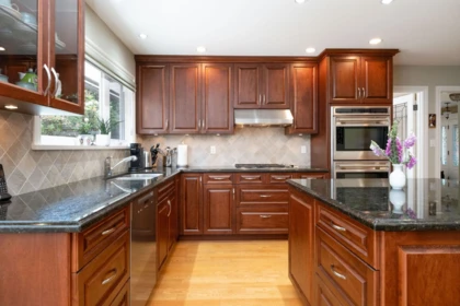 Kitchen Island Photo of 6350 Buckingham Drive, Burnaby, BC