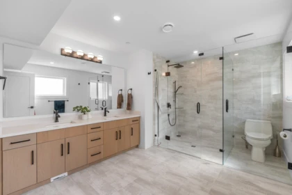 Mudroom Photo of 15890 Roper Avenue, White Rock, BC